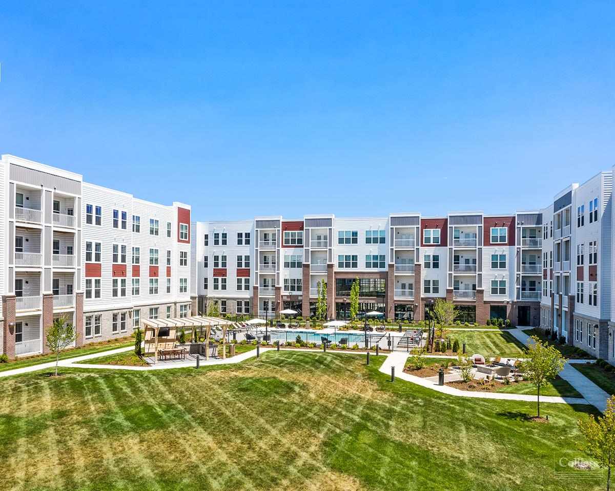 Volaris Lansing - #1