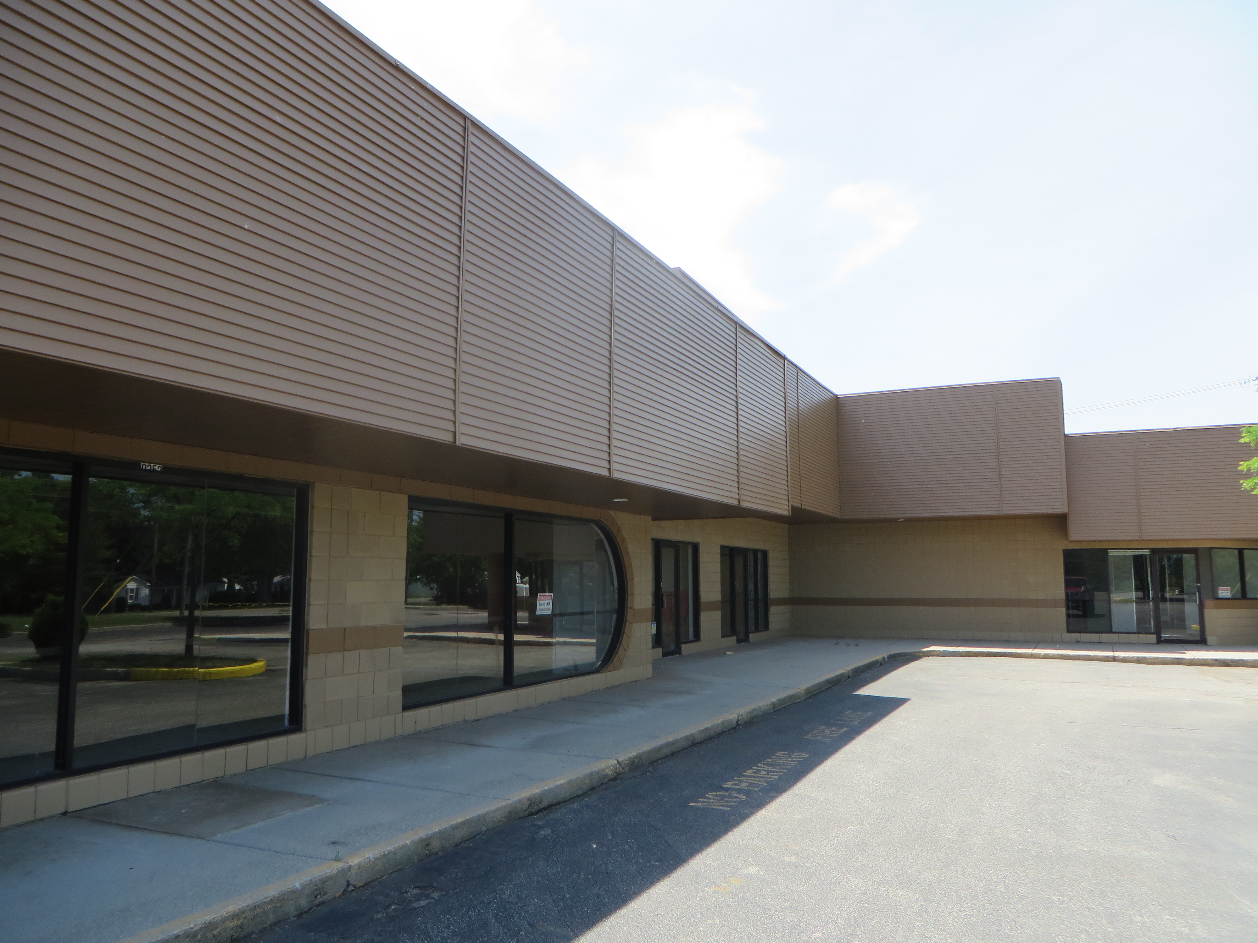 For Lease or Sale > Allen Oaks Shopping Center - #5