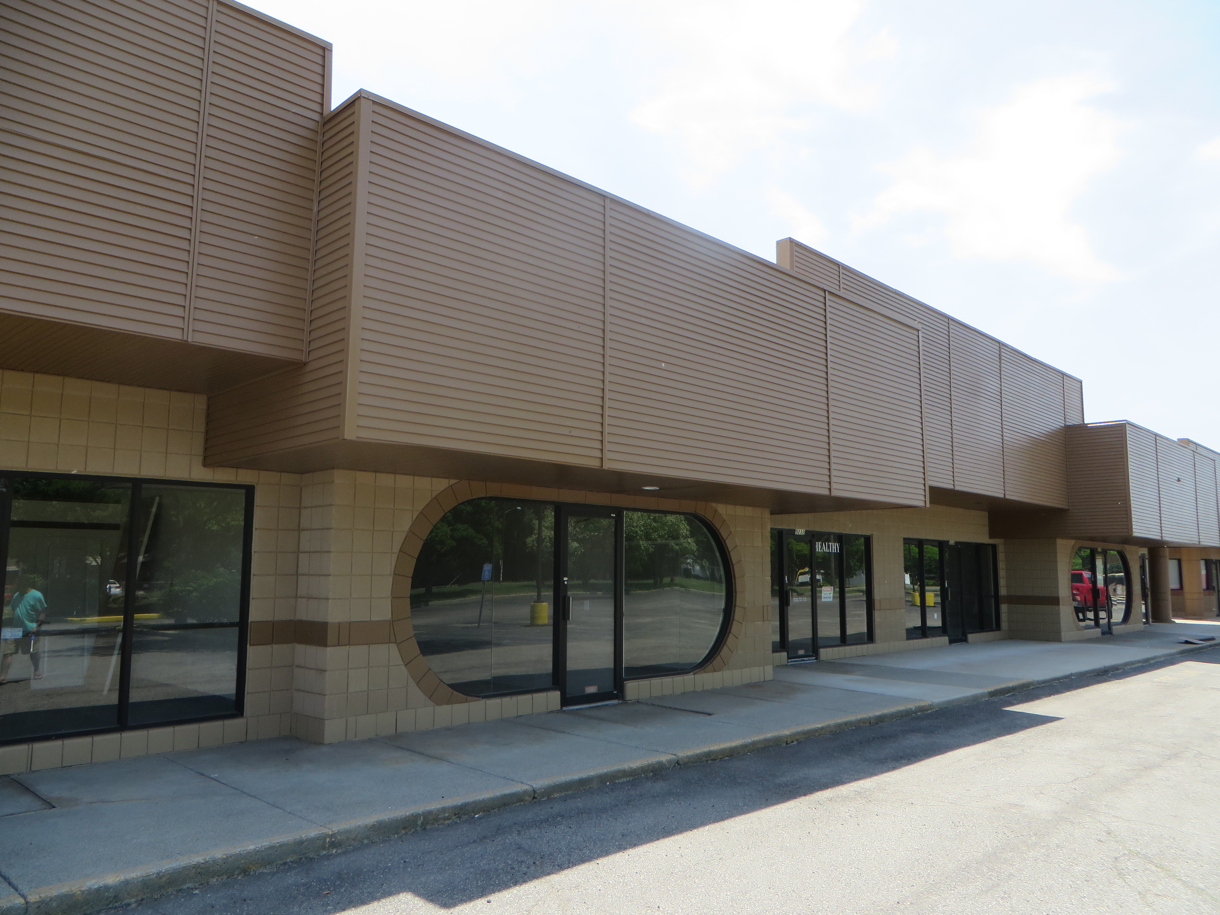 For Lease or Sale > Allen Oaks Shopping Center - #4