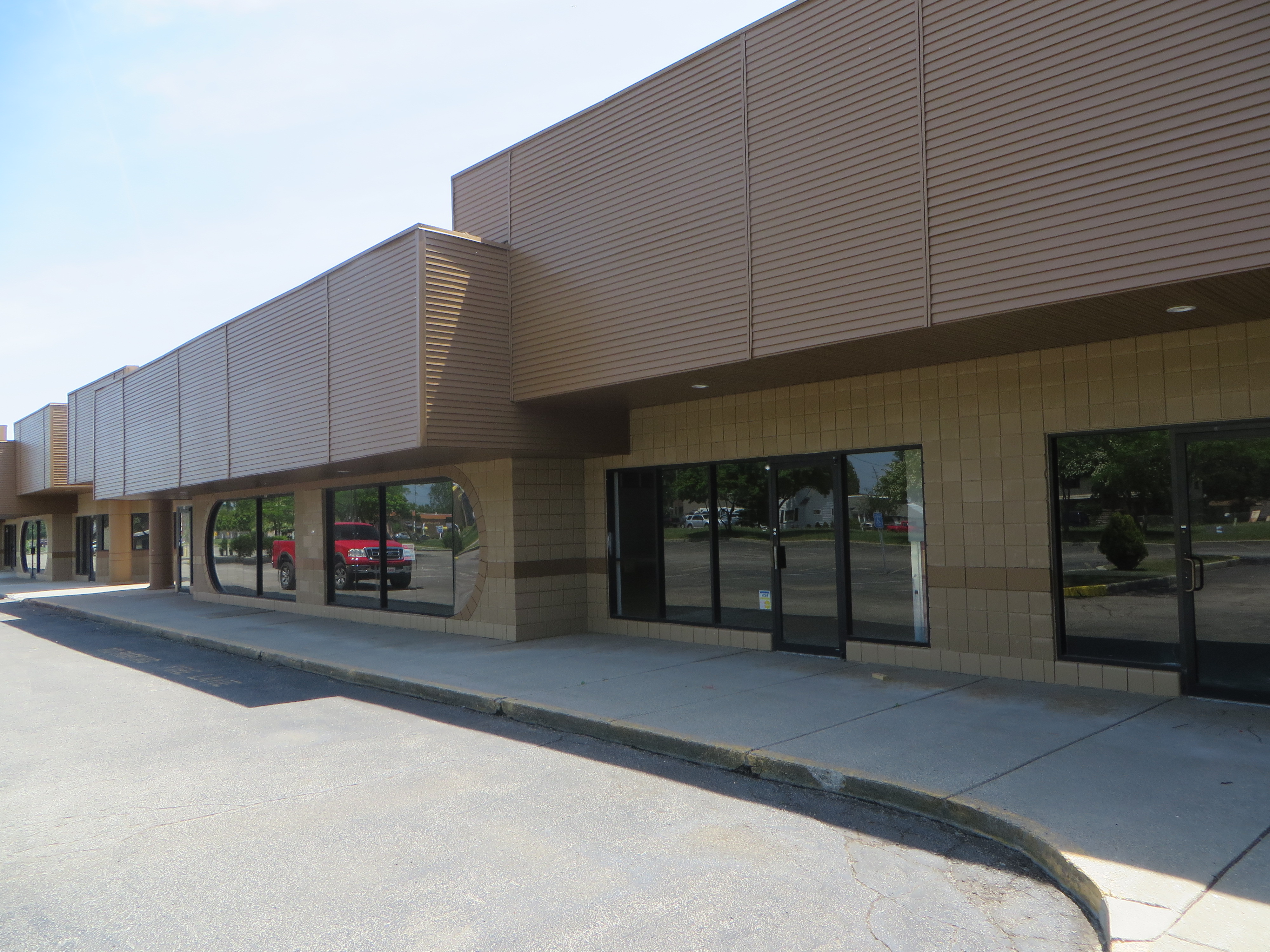 For Lease or Sale > Allen Oaks Shopping Center - #6