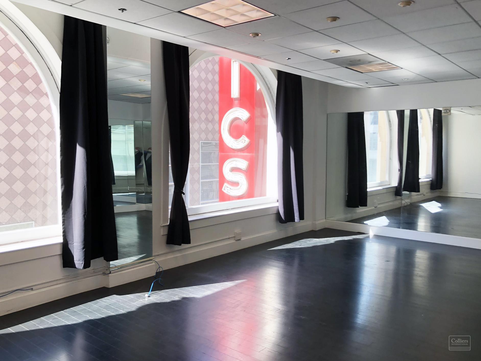 Excellent natural light with fantastic views - 140 Geary Street, San Francisco - #11