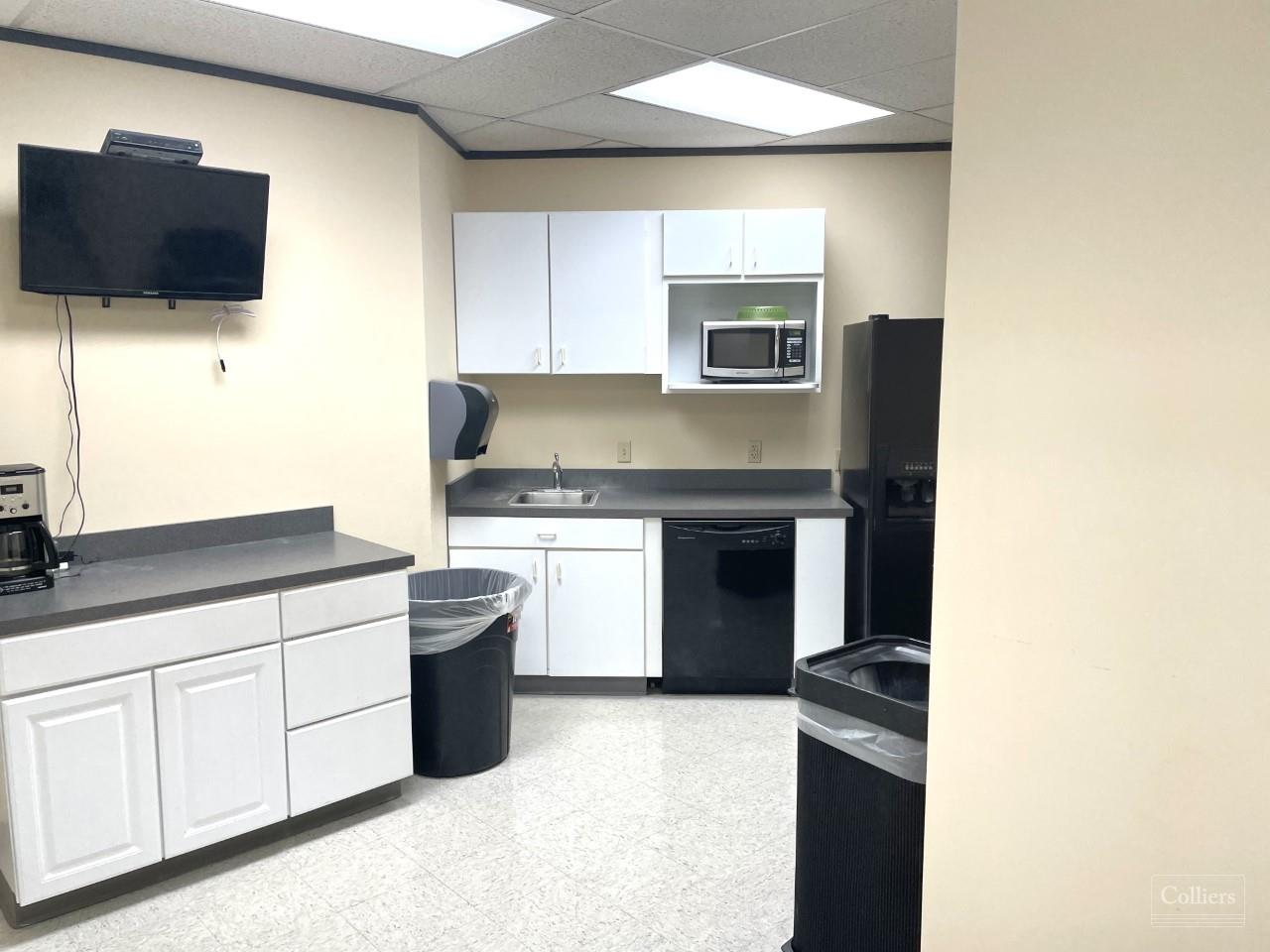 Full Furnished, Move-in Ready Space — Sublease - #5