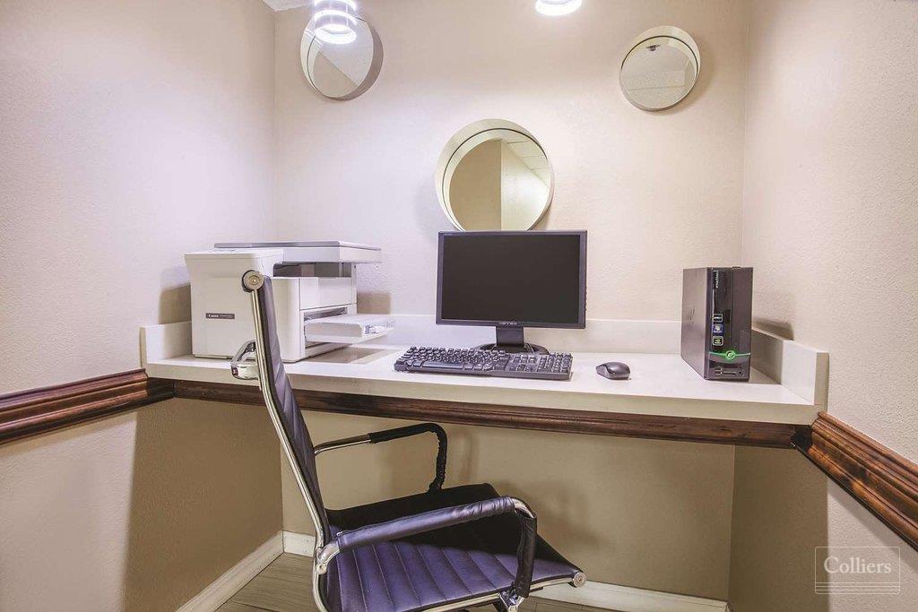 La Quinta Inn & Suites | Moss Point, Mississipi - #7