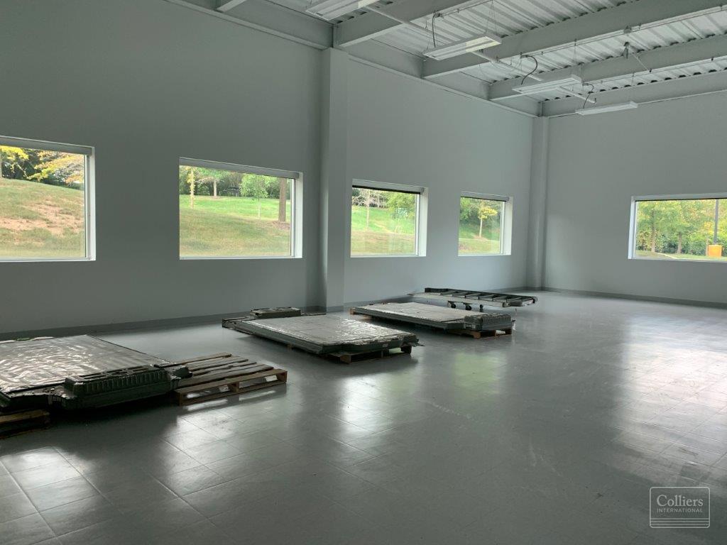 10,000-60,000 SF of Stunning High-End Office / Tech / Lab - #7